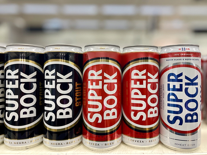 「スーパーボック」の缶ビール(筆者撮影)