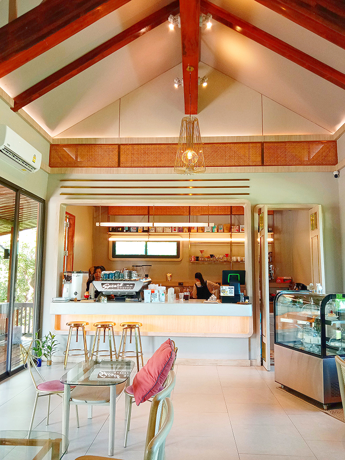 154.7coffee gardenの店内の雰囲気