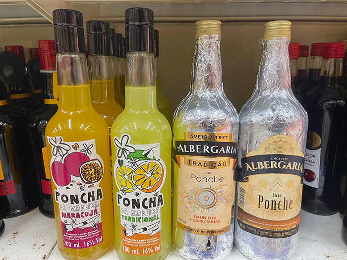 ポップなラベルの「フレーバーポンシャ」も(筆者撮影)