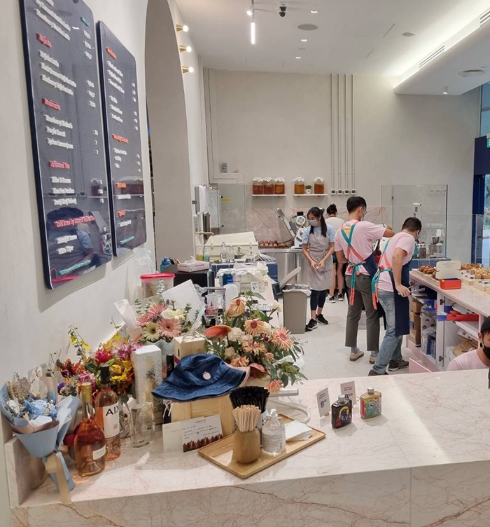 「Sourbombe Artisanal Bakery」の店内の様子