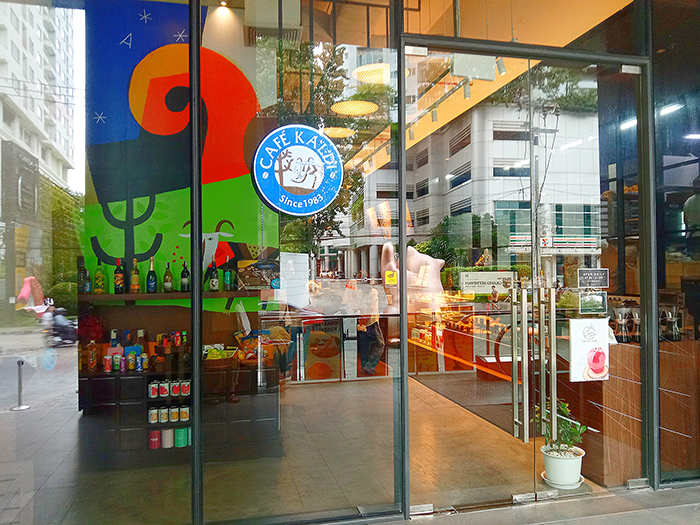 CAFE KALDI Phrom Phongの外観