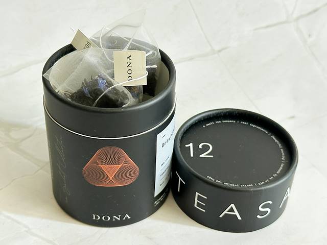 DONAの紙管パッケージ