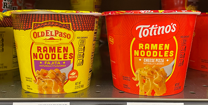 ファヒータ味とピザ味のラーメンヌードル