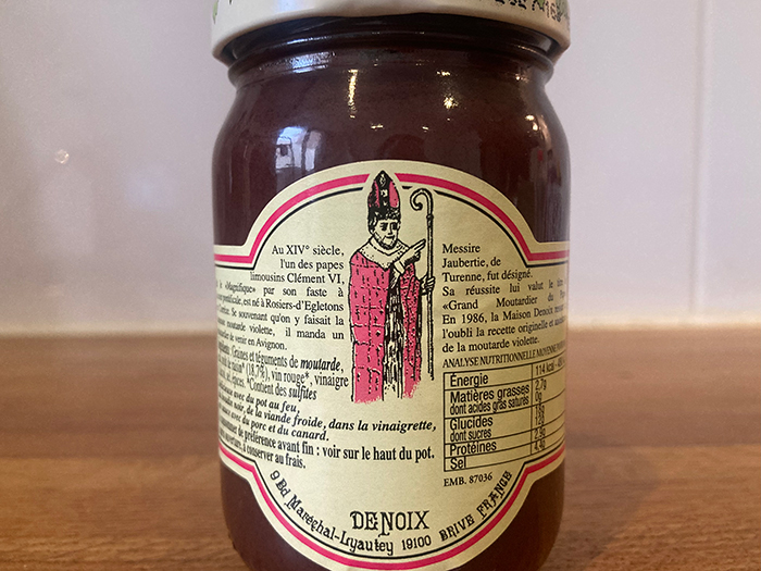 背面には教皇クレメンス6世のイラストが。