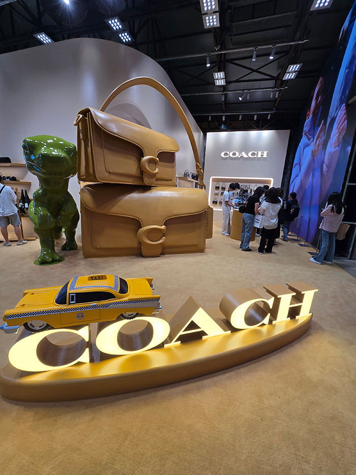 COACHのポップアップショップ