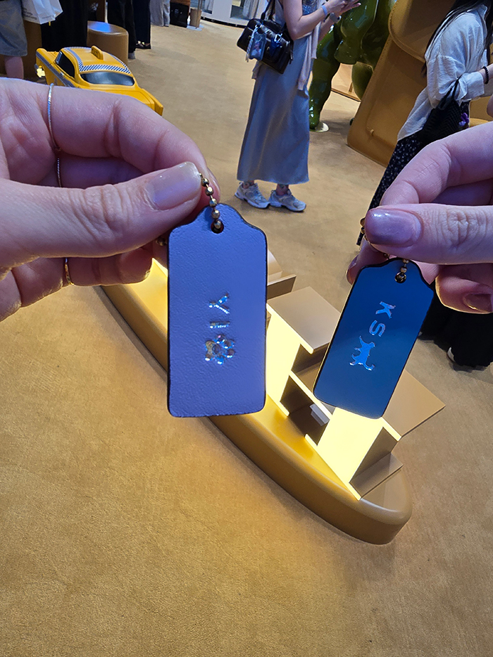 ポップアップショップでもらったオリジナルキーホルダー