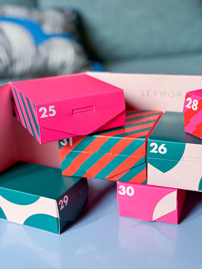 絶妙なカラーの組み合わせに、フランスのデザイン全般に通底している美意識を感じる