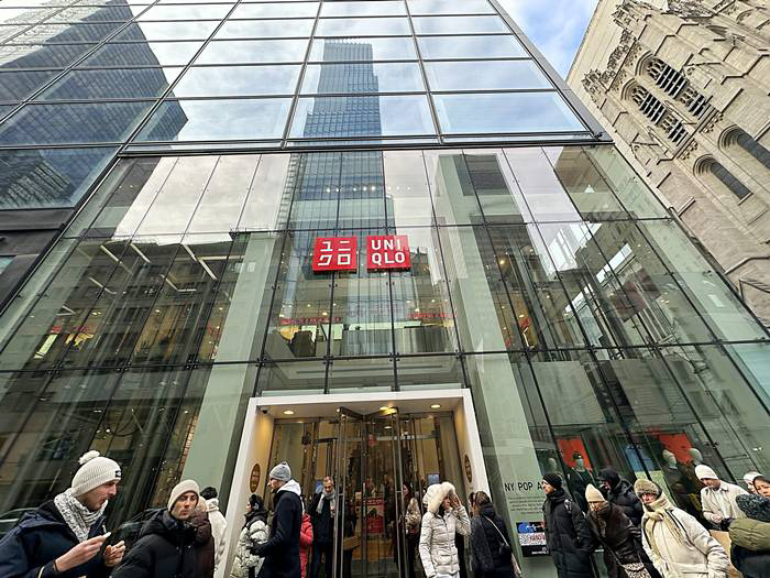 アメリカのUNIQLOの外観