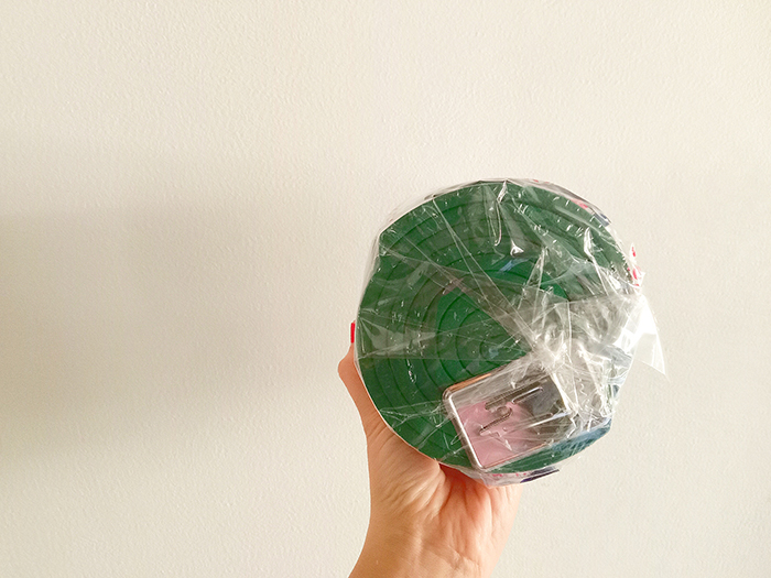 「KINCHO」の蚊取り線香(底面)