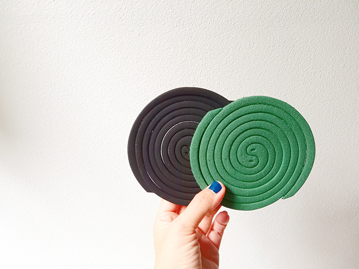 「kayari」と「Kor Yor 15」の蚊取り線香の大きさ比較