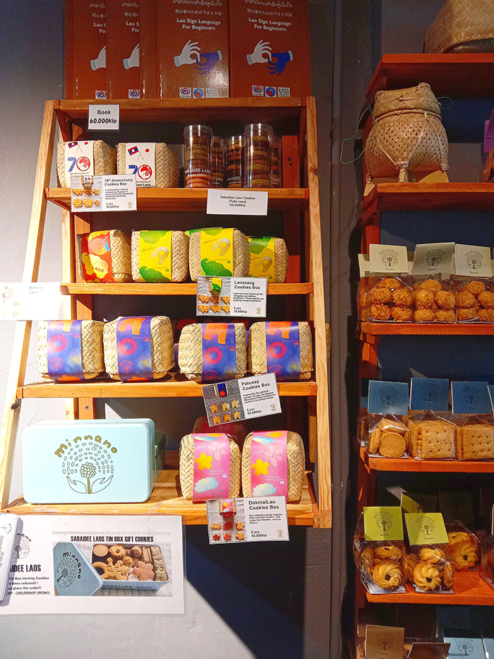 カウンター横で販売されているクッキー