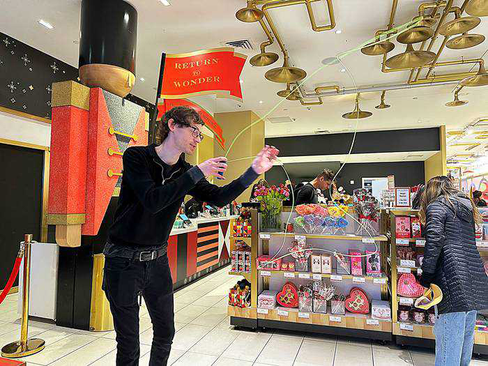 パフォーマンスのような実演販売