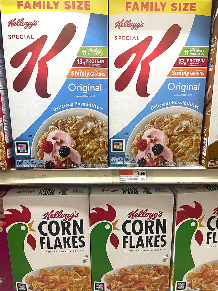ケロッグ社のシリアル。パッケージ左下にナビレンスのコードがある。