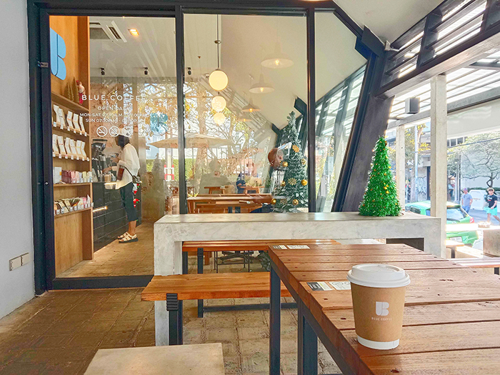 「BLUE COFFEE」の店内の様子
