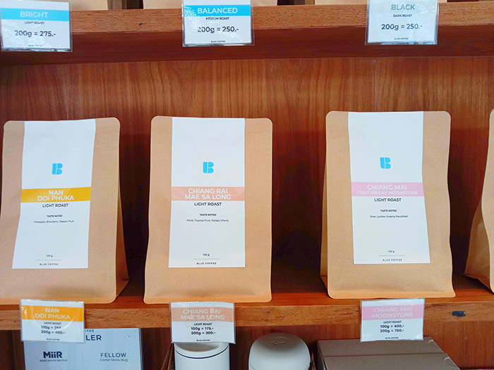 タイ各地の豆も豊富に取り揃えている