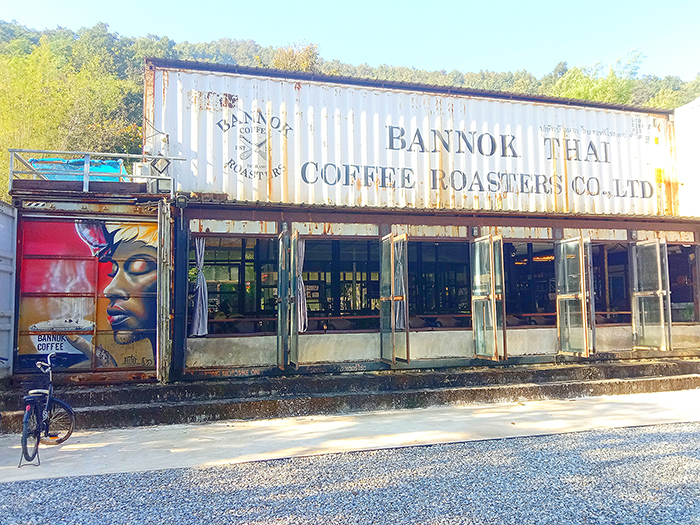 コンテナに描かれたインパクトのあるアート