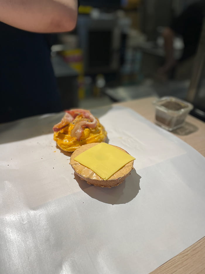 ベーグルウィッチを作っている様子