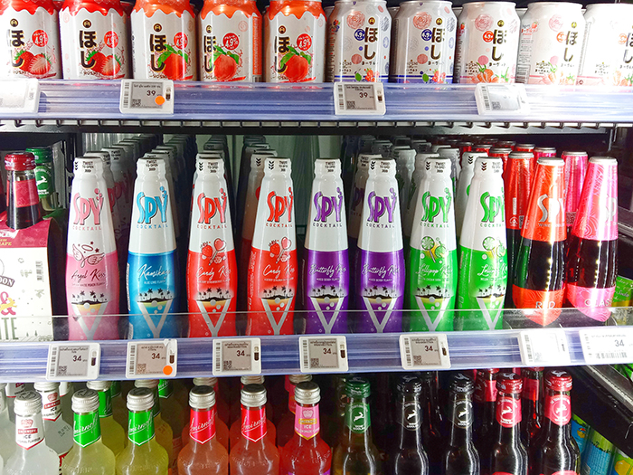 お酒コーナーに並ぶSPYシリーズ