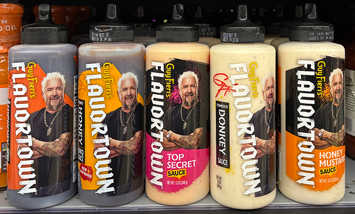 ガイ・フィエリの写真が印象的な「FLAVORTOWN(フレイバータウン)」のパッケージ