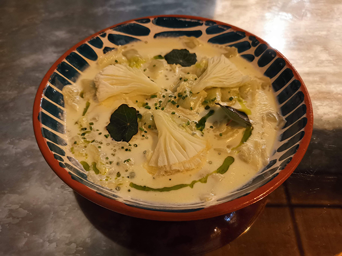 ふんだんにチーズが使われているラビオリ