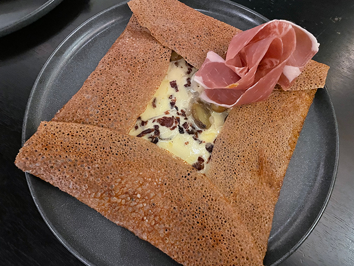 ルブロションというチーズを使ったガレット