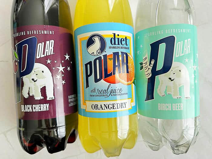 ホッキョクグマが描かれた「Polar Beverages」の飲料パッケージ