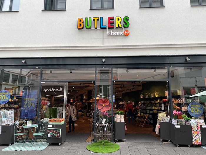 「BUTLERS」の外観