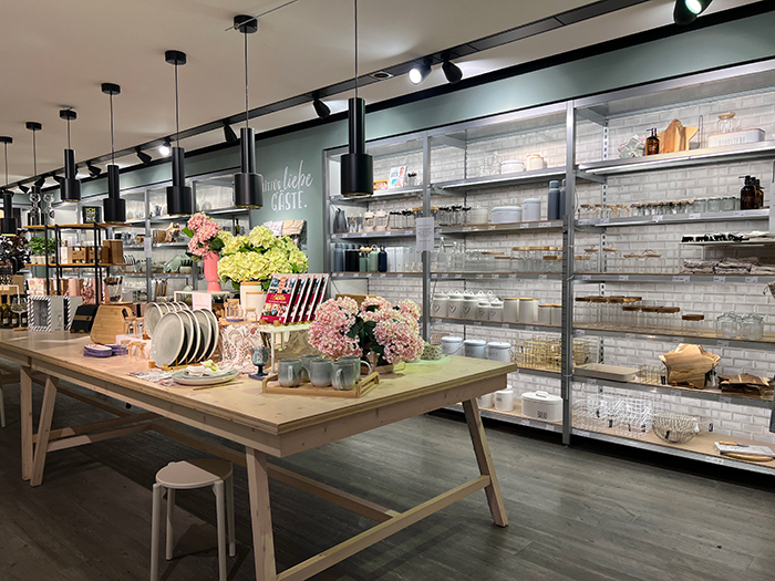 「DEPOT」の店内