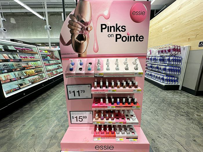「essie」の商品棚