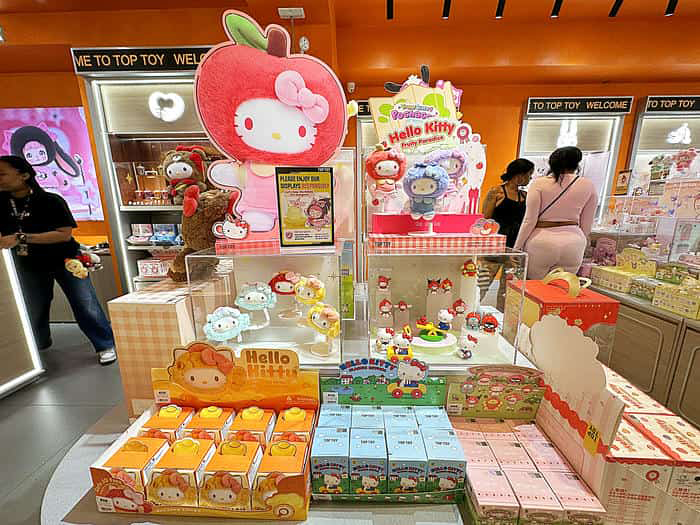 アメリカのキャラクターグッズのお店で目立つ日本のキャラクターたち