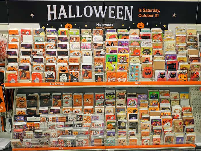 バラエティに富んだハロウィン用のカード