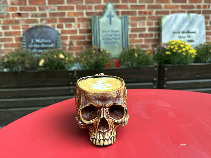 ハロウィンにぴったりなガイコツのコーヒーカップ